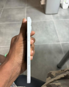 🌟 Beyaz iPhone 16 Plus – %100 Batarya + 256 GB + Takaslı! thumb 1