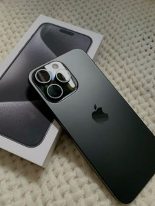 Iphone 15 pro max thumb 2
